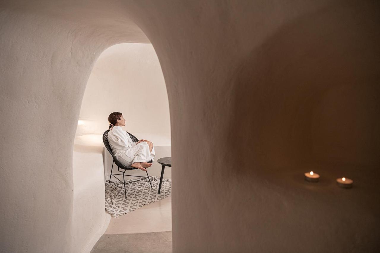 On The Rocks - Small Luxury Hotels Of The World (Adults Only) Imerovigli  Dış mekan fotoğraf